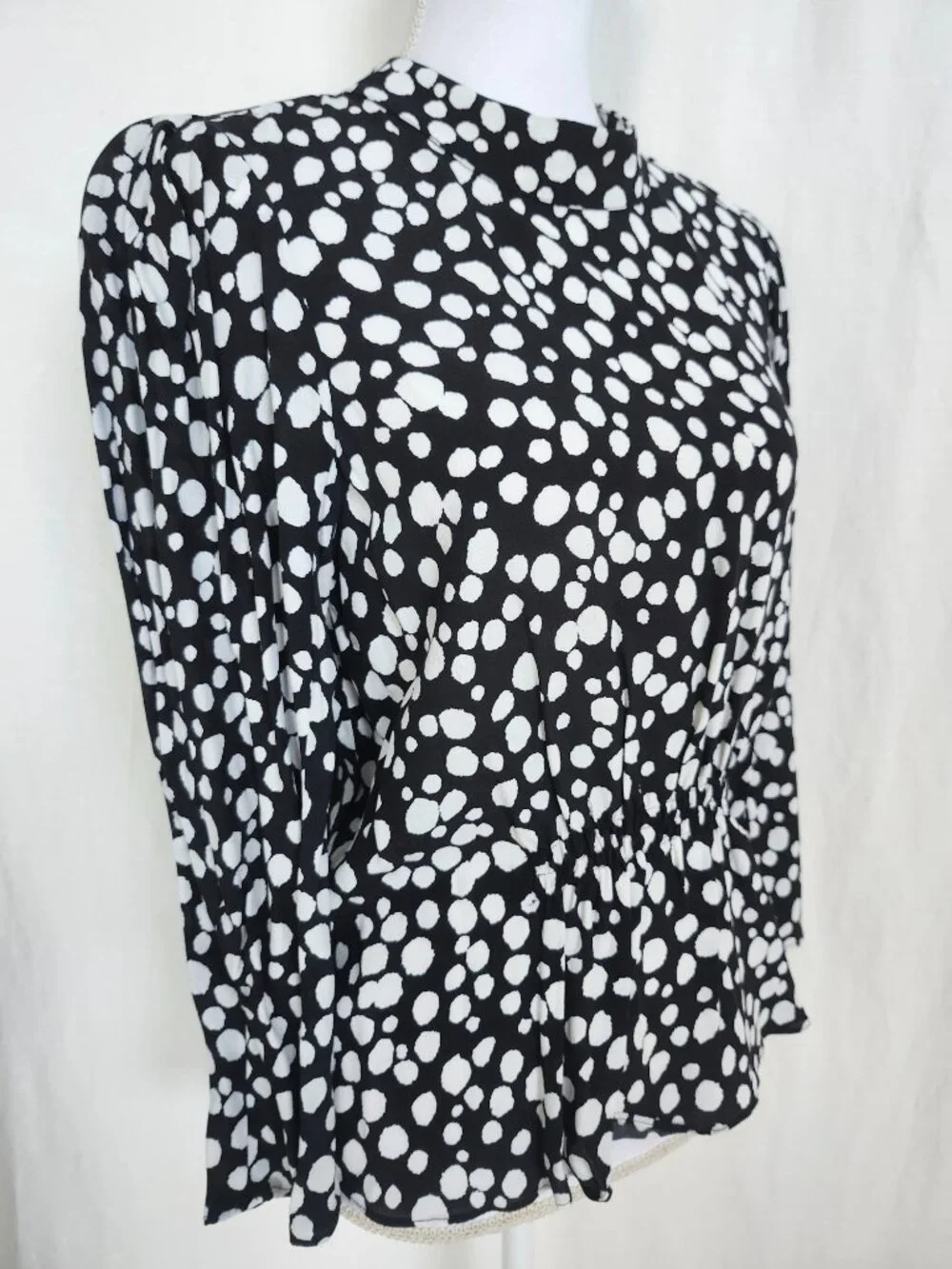 Zara Mock neck Puff Sleeve Top Blouse Size M Black White